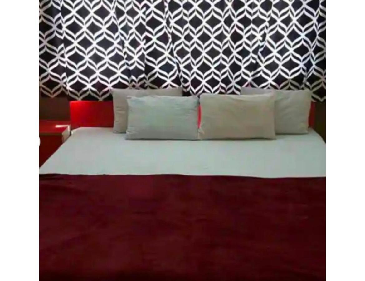Hotel Adarsh, Уджайн Екстериор снимка