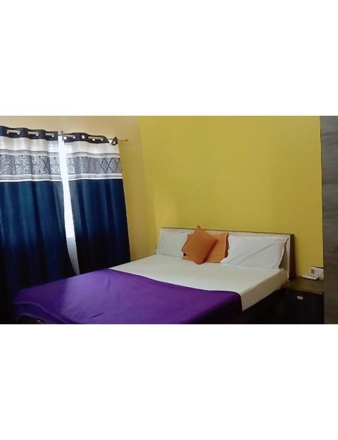 Hotel Adarsh, Уджайн Екстериор снимка
