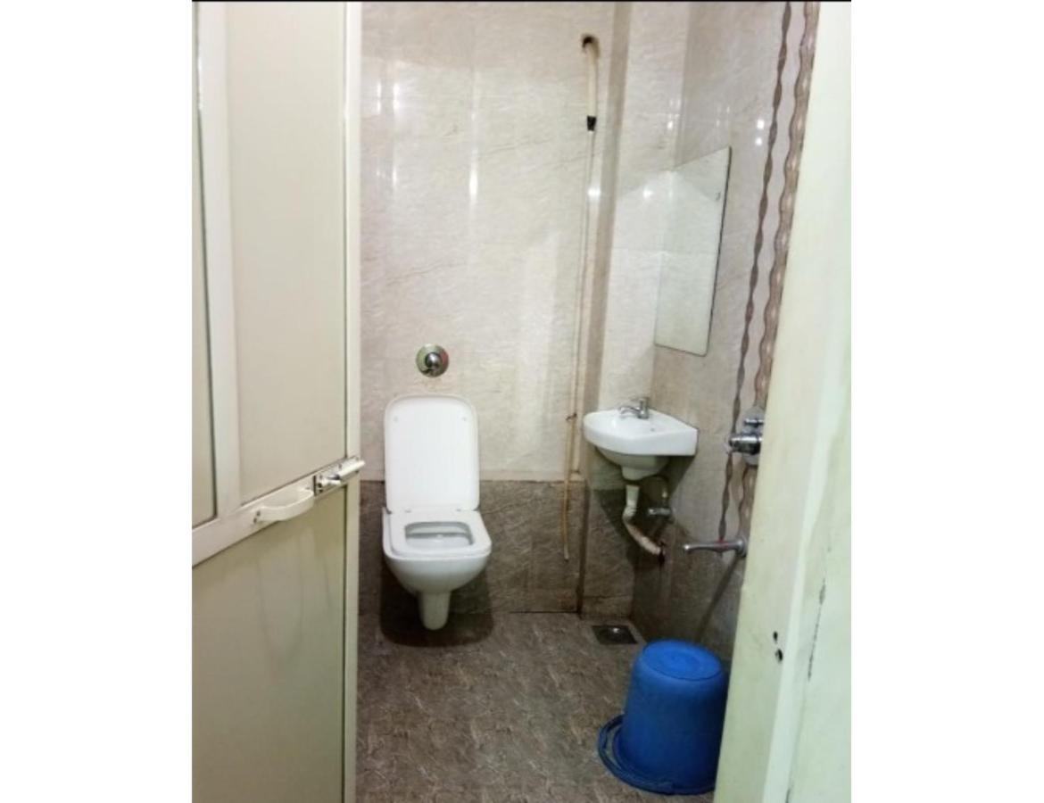 Hotel Adarsh, Уджайн Екстериор снимка