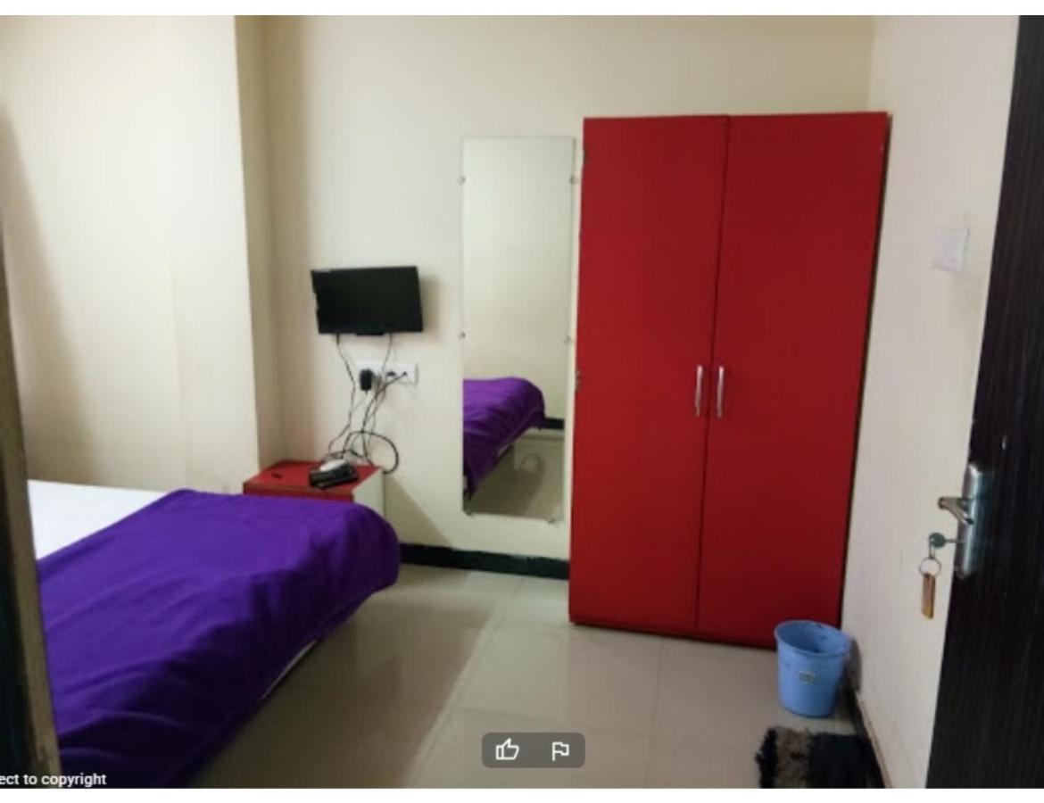 Hotel Adarsh, Уджайн Екстериор снимка