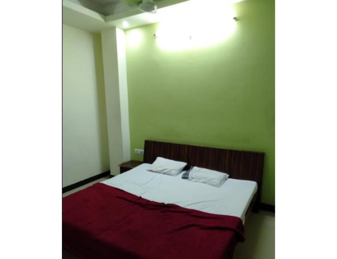 Hotel Adarsh, Уджайн Екстериор снимка