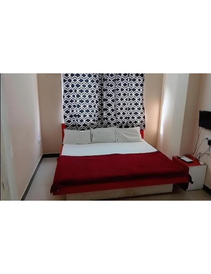 Hotel Adarsh, Уджайн Екстериор снимка